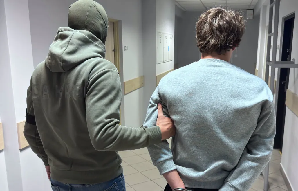 16-latek zatrzymany w Szczytnie. W internecie miał zapowiadać atak na szkołę