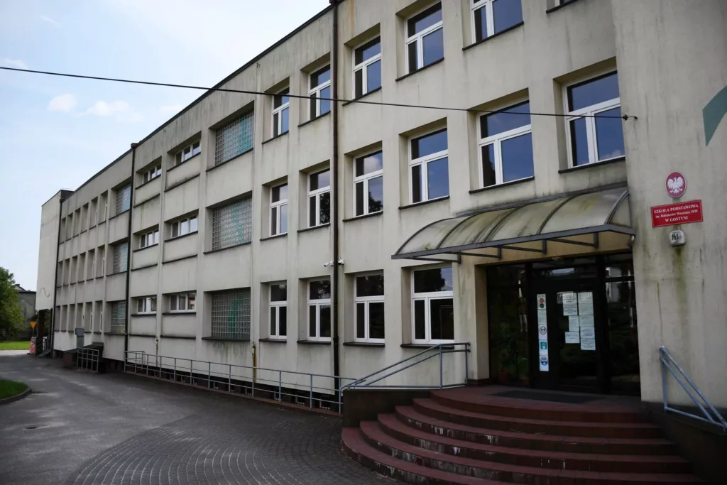 Uzbrojeni napastnicy wtargnęli do szkoły w Zamościu. Na szczęście były to tylko ćwiczenia
